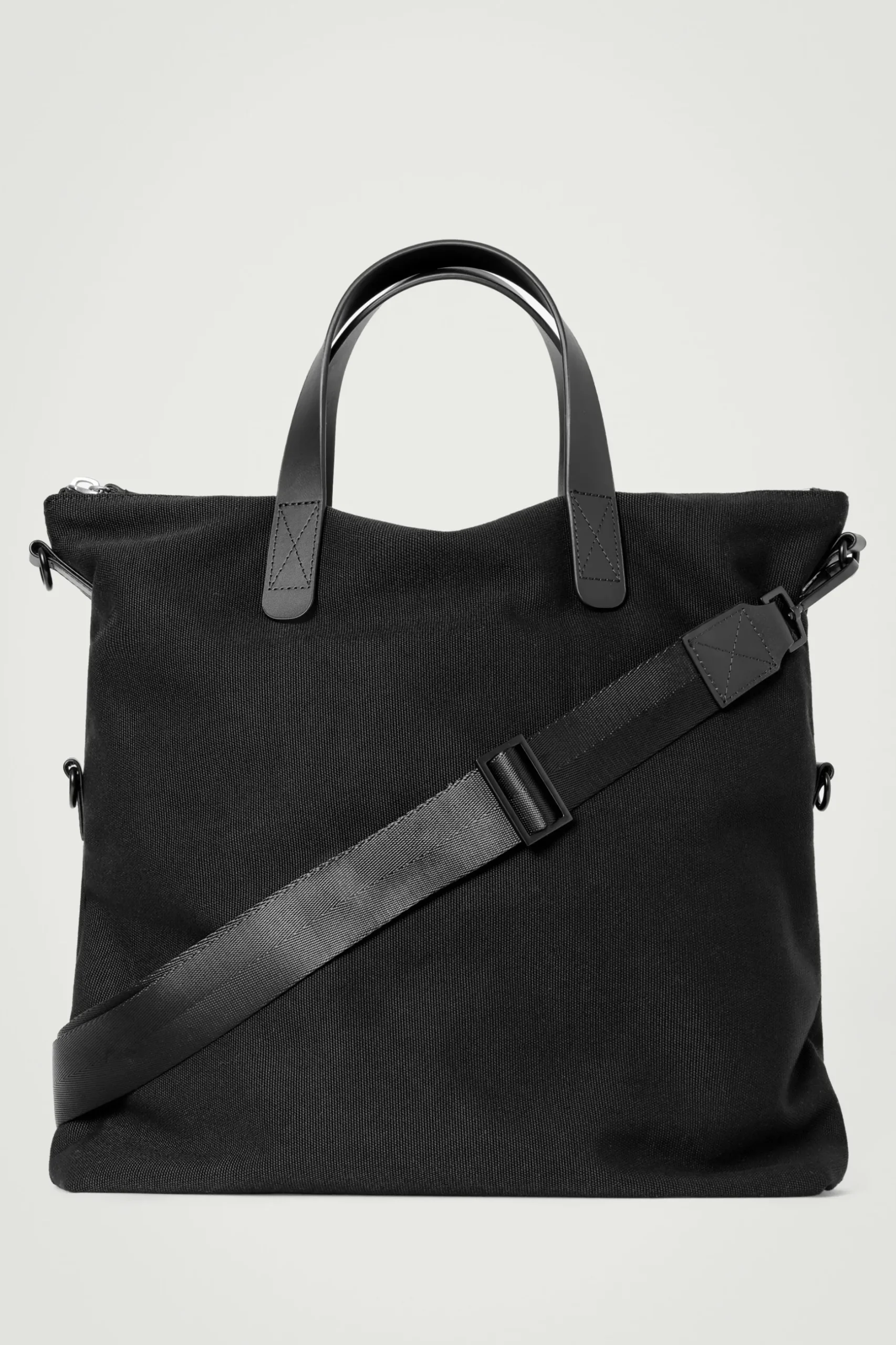 Best COS WODOODPORNA TECZKA TYPU CROSSBODY Czarny
