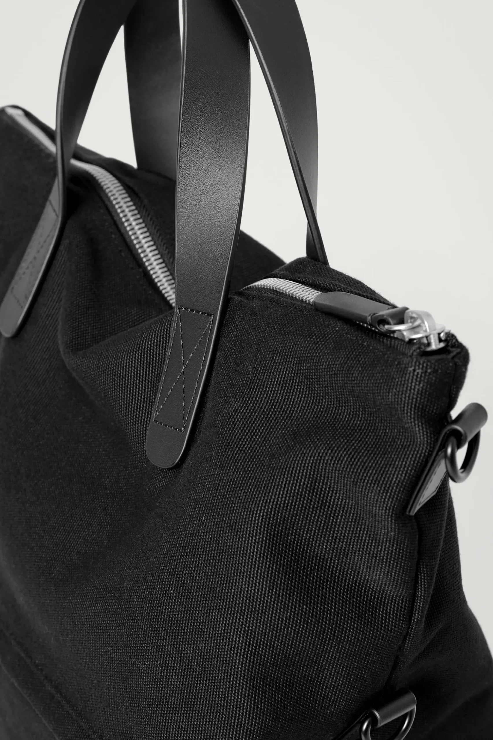 Best COS WODOODPORNA TECZKA TYPU CROSSBODY Czarny