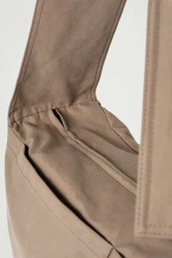 Fashion COS WODOODPORNA TORBA LISTONOSZKA Z NYLONEM Piaskowybrąz