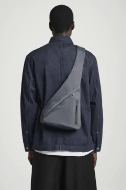 Best COS WODOODPORNA TORBA „SLING” TYPU CROSSBODY Z NYLONEM Szary