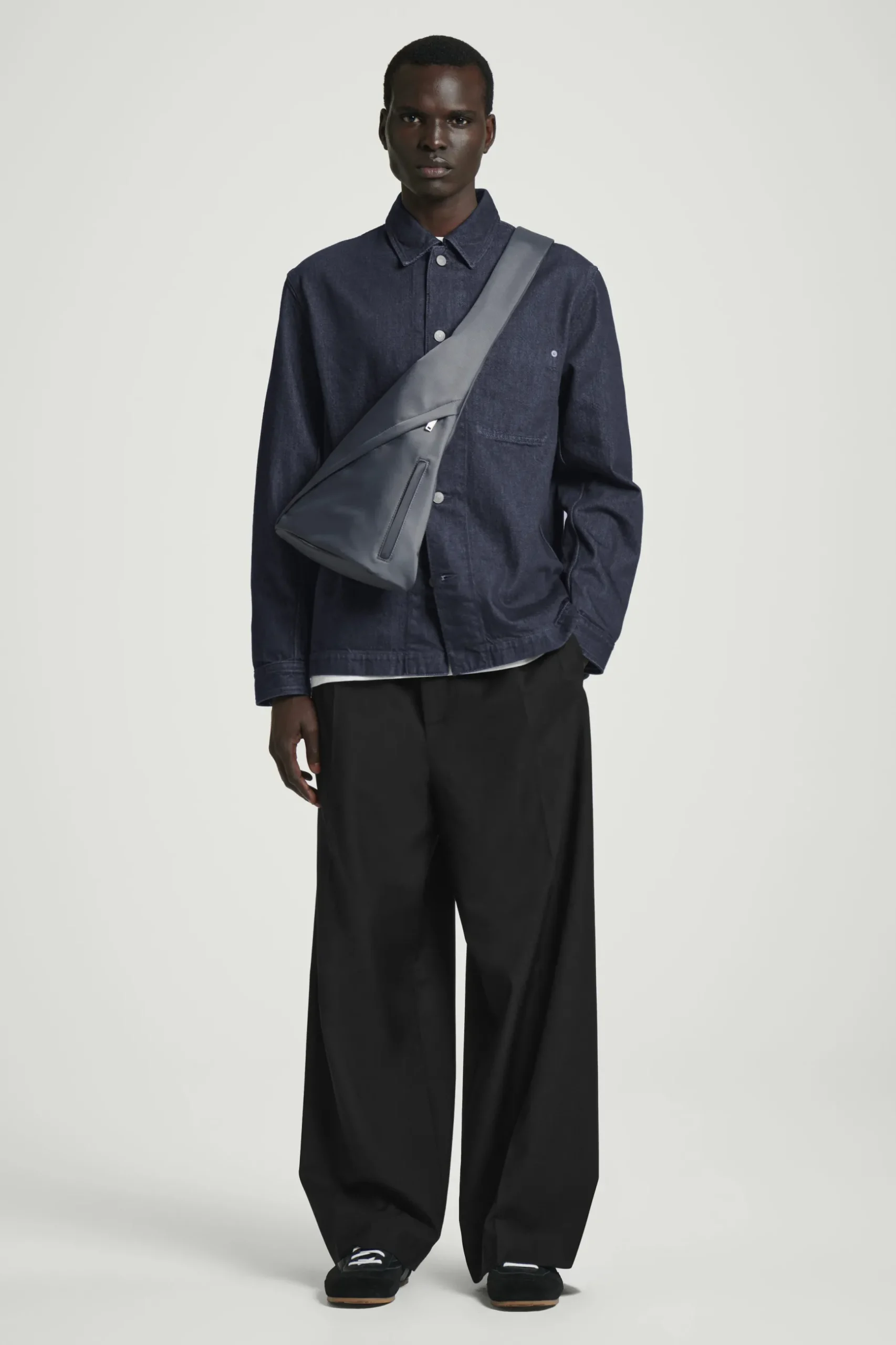 Best COS WODOODPORNA TORBA „SLING” TYPU CROSSBODY Z NYLONEM Szary
