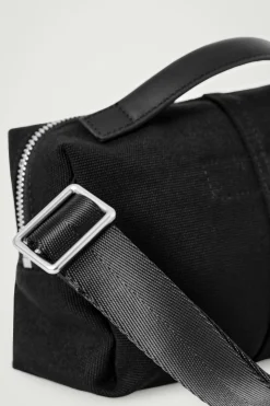 Hot COS WODOODPORNA TORBA TYPU CROSSBODY Czarny