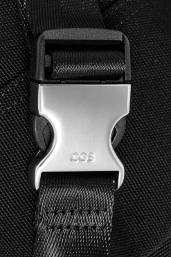 Hot COS WODOODPORNA TORBA TYPU CROSSBODY Czarny