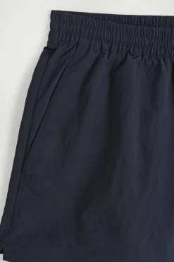 Clearance COS ZWIJANE SZORTY KĄPIELOWE Granatowy